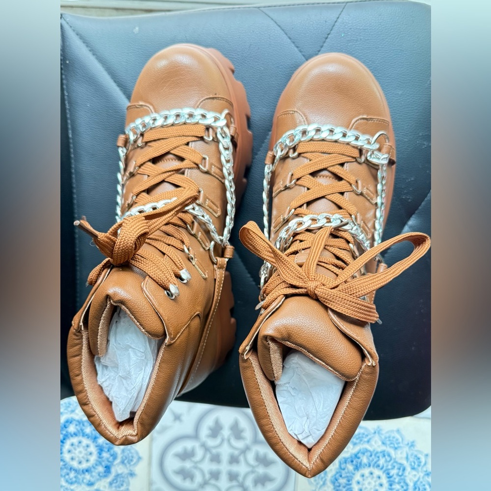 Cape Robbin Chunky Brown Platform Boots. New in Box. size10.fast 🚚📦 $70retail - Picture 16 of 16